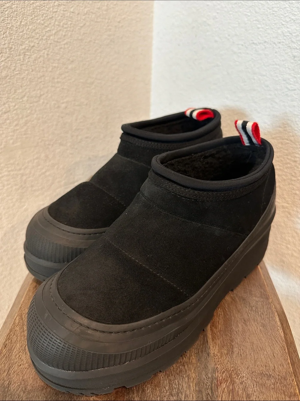 HUNTER Askern Waterproof Suede Platform Bootie In Black Size 9